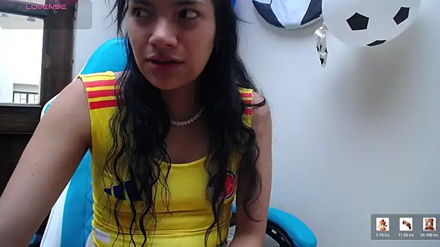 Snapshot of Julieta_Parker chatting on 15, 6, 2026 Julieta Parker online show from 15, 6, 2026