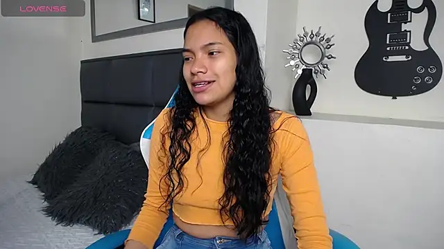 Snapshot of Julieta_Parker chatting on 2, 7, 2026 Julieta Parker online show from 2, 7, 2026