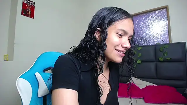 Julieta Parker online show from 12, 4, 2026