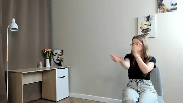 Snapshot of VictorMencia chatting on 6, 2, 2026 VictorMencia online show from 6, 2, 2026