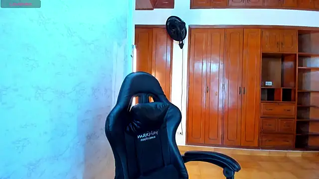 Emily and Soffy online show from 13, 4, 2026