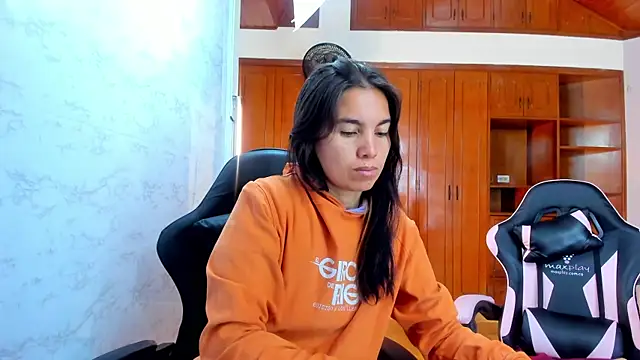 Snapshot of Emily_and_Soffy chatting on 16, 2, 2026 Emily and Soffy online show from 16, 2, 2026