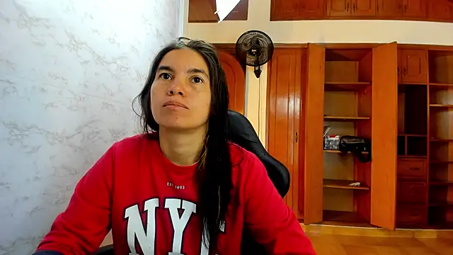 Snapshot of Emily_and_Soffy chatting on 14, 2, 2026 Emily and Soffy online show from 14, 2, 2026