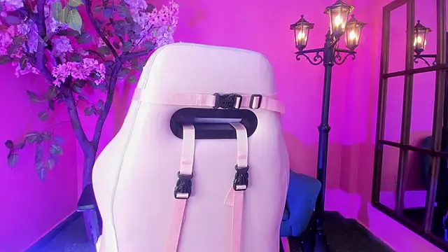 FemNoa online show from 9, 2, 2026