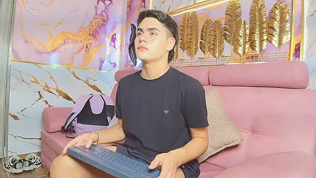 FemNoa online show from 1, 3, 2026