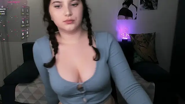 chloe dashh online show from 9, 3, 2026