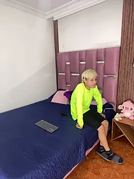 Snapshot of MaxyRyan chatting on 12, 3, 2026 MaxyRyan online show from 12, 3, 2026