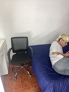 Snapshot of MaxyRyan chatting on 13, 3, 2026 MaxyRyan online show from 13, 3, 2026