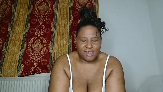 CurvySashia online show from 4, 5, 2026