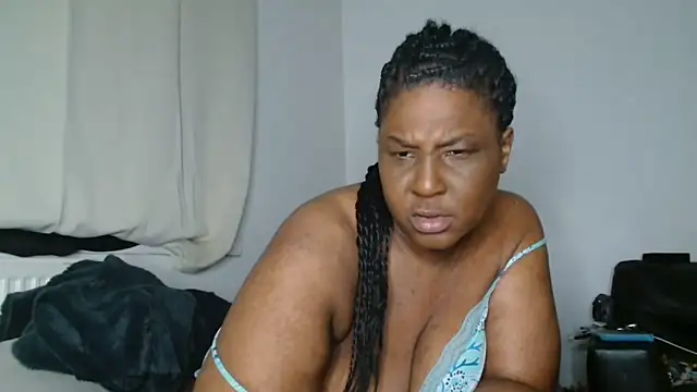 Snapshot of CurvySashia chatting on 23, 6, 2026 CurvySashia online show from 23, 6, 2026