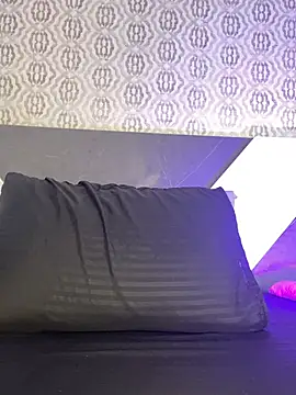 Mia rivers   online show from 10, 4, 2026