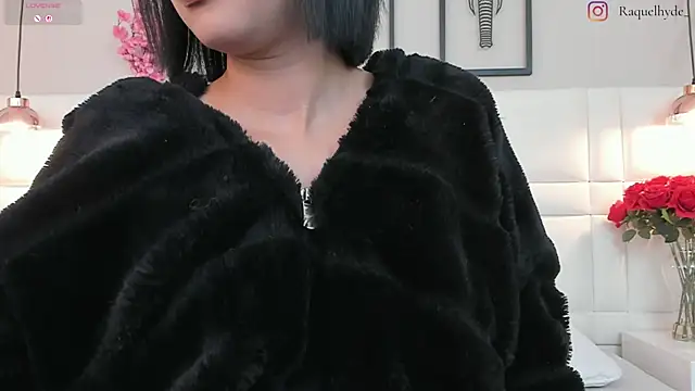 Snapshot of RaquelHyde_ chatting on 13, 7, 2026 RaquelHyde online show from 13, 7, 2026