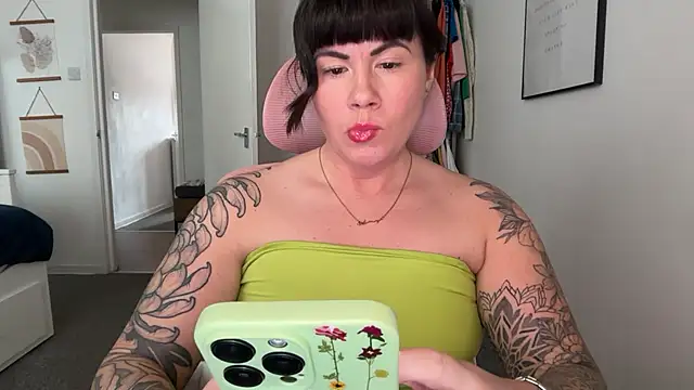 EdenRose online show from 17, 4, 2026
