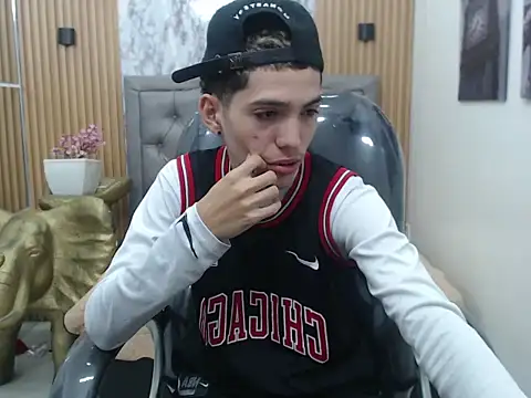 Asher costa online show from 20, 3, 2026