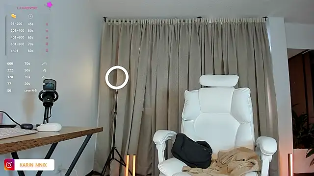 karinnixx online show from 10, 3, 2026