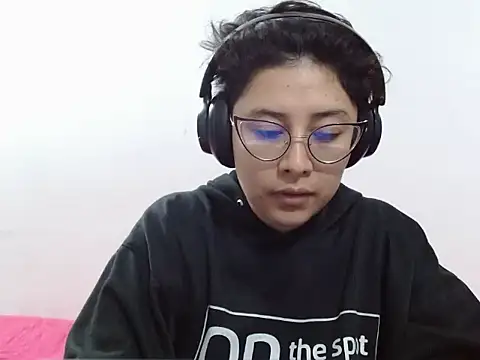 Snapshot of Juliexxxxtasy chatting on 18, 2, 2026 Juliexxxxtasy online show from 18, 2, 2026