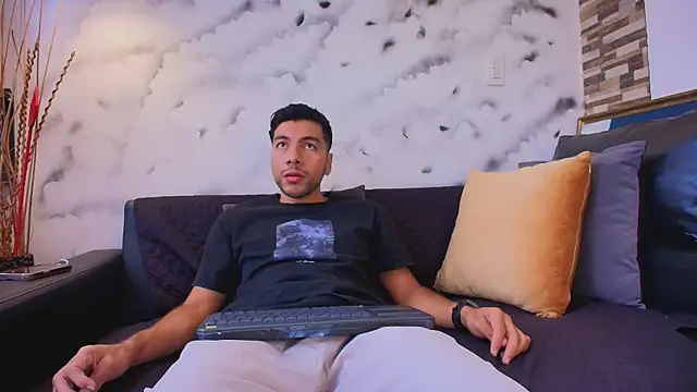 Max Hornye online show from 17, 4, 2026