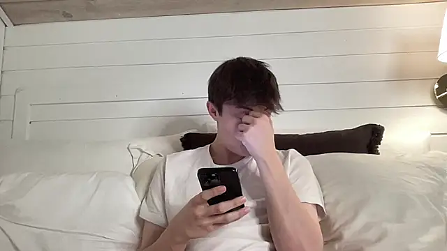 Snapshot of NoahhSkye chatting on 9, 2, 2026 NoahhSkye online show from 9, 2, 2026