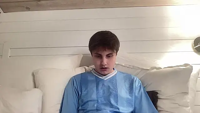 Snapshot of NoahhSkye chatting on 15, 2, 2026 NoahhSkye online show from 15, 2, 2026