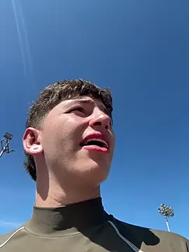 Snapshot of ARON_LUXX chatting on 1, 3, 2026 ARON LUXX online show from 1, 3, 2026