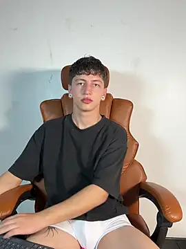 ARON LUXX online show from 25, 3, 2026