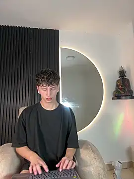 Snapshot of ARON_LUXX chatting on 14, 2, 2026 ARON LUXX online show from 14, 2, 2026