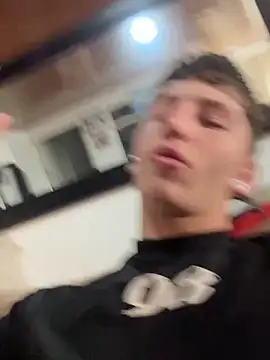 Snapshot of ARON_LUXX chatting on 3, 3, 2026 ARON LUXX online show from 3, 3, 2026