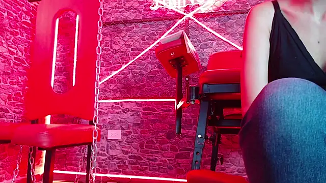 Snapshot of MiistressBlu chatting on 13, 2, 2026 MiistressBlu online show from 13, 2, 2026