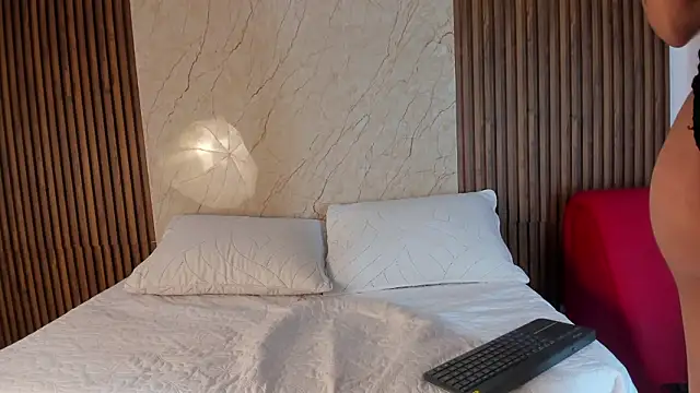 Snapshot of candy_hot_dirty chatting on 13, 2, 2026 candy hot dirty online show from 13, 2, 2026