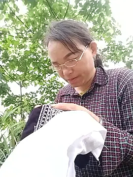 vivi1889 online show from 17, 4, 2026