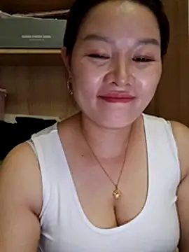 Snapshot of Jennie_dogy chatting on 2, 7, 2026 Jennie dogy online show from 2, 7, 2026