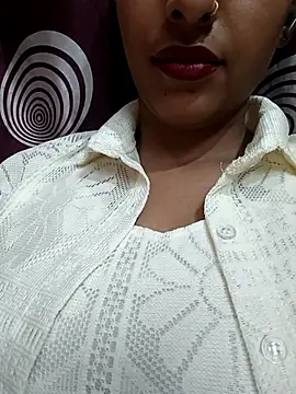 komalsharma99 online show from 26, 4, 2026