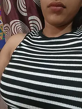 Snapshot of komalsharma99 chatting on 17, 5, 2026 komalsharma99 online show from 17, 5, 2026