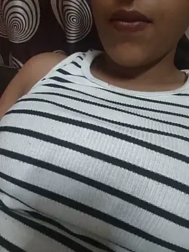 Snapshot of komalsharma99 chatting on 5, 6, 2026 komalsharma99 online show from 5, 6, 2026