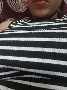 Snapshot of komalsharma99 chatting on 23, 5, 2026 komalsharma99 online show from 23, 5, 2026