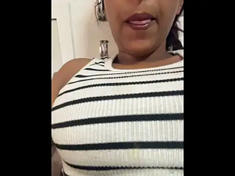 Snapshot of komalsharma99 chatting on 12, 6, 2026 komalsharma99 online show from 12, 6, 2026