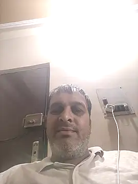 indiandesivillegeboy online show from 4, 7, 2026