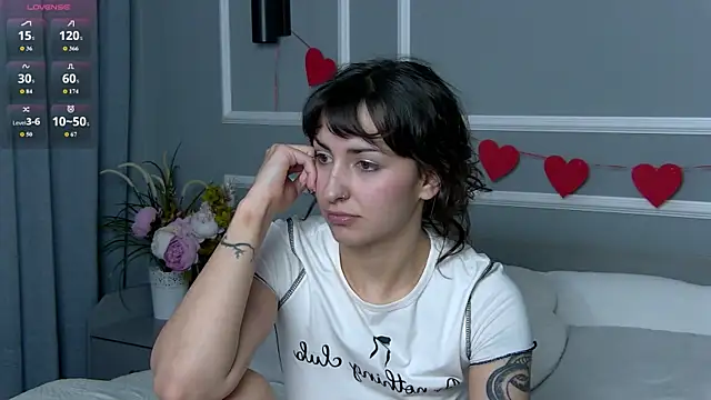 Snapshot of AngelaCox chatting on 8, 6, 2026 AngelaCox online show from 8, 6, 2026