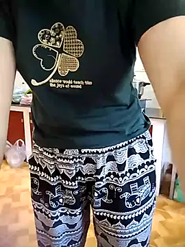 LiilyZi online show from 4, 5, 2026