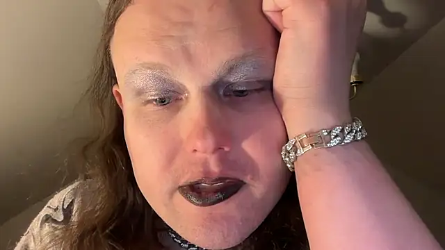 Snapshot of RaeganV chatting on 1, 3, 2026 RaeganV online show from 1, 3, 2026