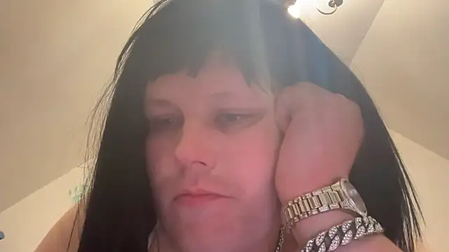 Snapshot of RaeganV chatting on 6, 3, 2026 RaeganV online show from 6, 3, 2026