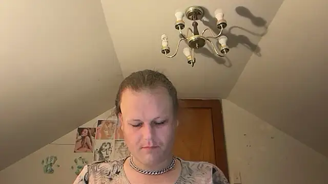 Snapshot of RaeganV chatting on 5, 3, 2026 RaeganV online show from 5, 3, 2026