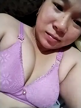 Snapshot of Erika--006 chatting on 15, 2, 2026 Erika--006 online show from 15, 2, 2026