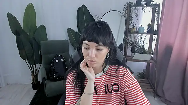 NeoGeisha online show from 14, 7, 2026