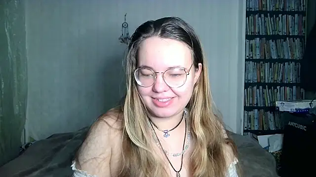 Helen foxygirl online show from 9, 2, 2026