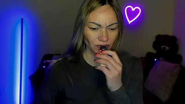 Snapshot of BlondMikey22 chatting on 3, 5, 2026 BlondMikey22 online show from 3, 5, 2026