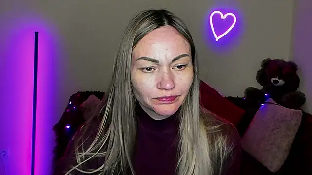 Snapshot of BlondMikey22 chatting on 28, 4, 2026 BlondMikey22 online show from 28, 4, 2026