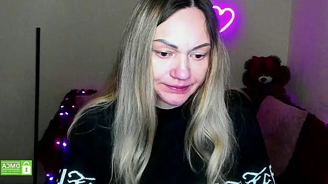 Snapshot of BlondMikey22 chatting on 5, 2, 2026 BlondMikey22 online show from 5, 2, 2026