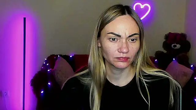 Snapshot of BlondMikey22 chatting on 18, 4, 2026 BlondMikey22 online show from 18, 4, 2026