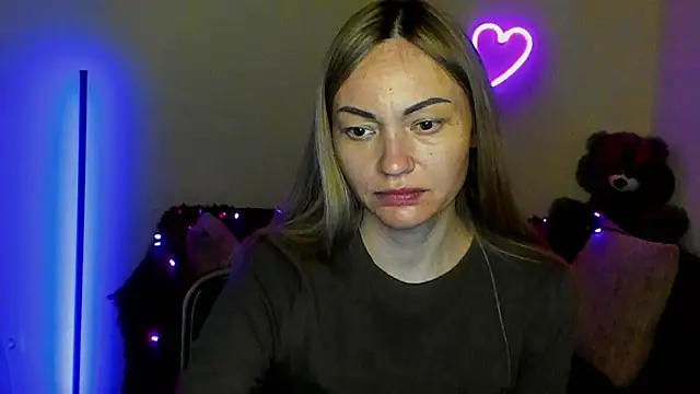 Snapshot of BlondMikey22 chatting on 6, 5, 2026 BlondMikey22 online show from 6, 5, 2026